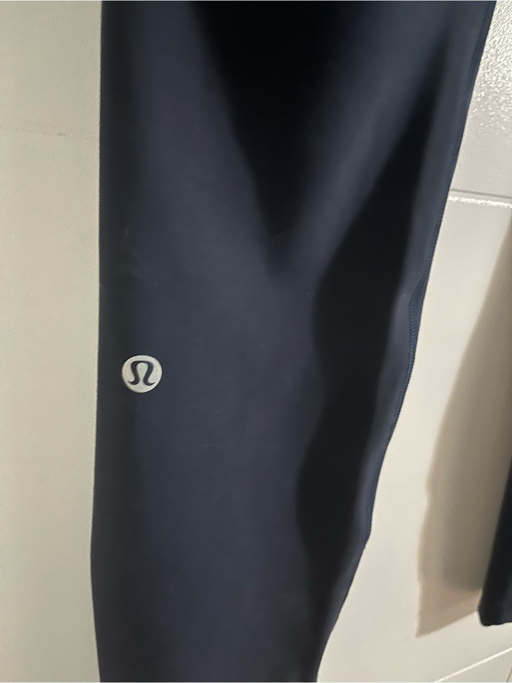 Lululemon License to Train Navy High-Rise Leggings 25” - Picture 4 of 10